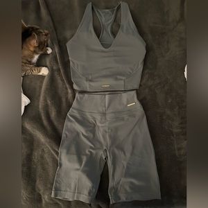 Whitney Simmons x Gymshark V3 Set